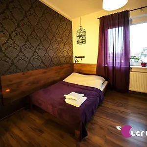  Hostel Very Berry - Old Town, Parking, Lift, Reception 24h